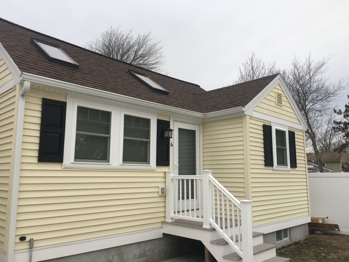 Vinyl siding project in Scarborough Maine